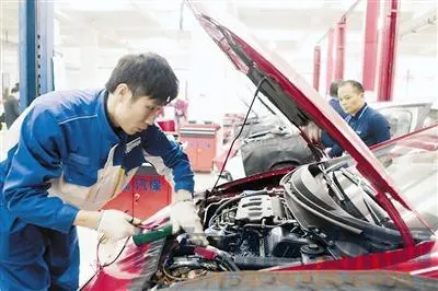 从事汽车维修人员必备哪些知识和技能？